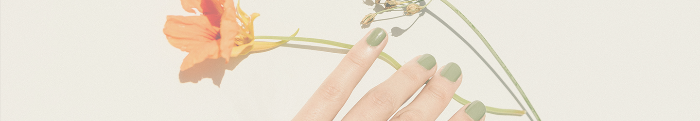 花とネイルの写真